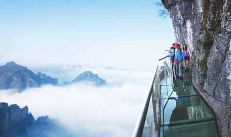 長沙出發(fā)到張家界玻璃橋云天渡、森林公園、天門山玻璃棧道往返4天3晚游