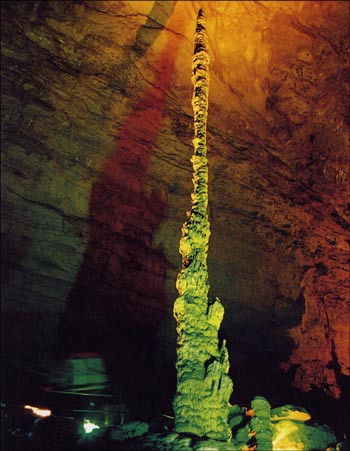 張家界國家森林公園、大峽谷、玻璃橋、鳳凰古城四日游