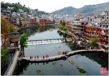 張家界、黃石寨、金鞭溪、苗寨故事、鳳凰古城三天兩晚游